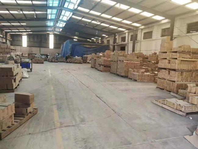 生產(chǎn)車(chē)間設(shè)備展示